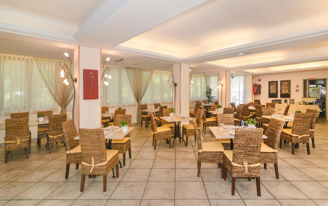 Hotel Nedy Marina di Massa Eksteriør bilde