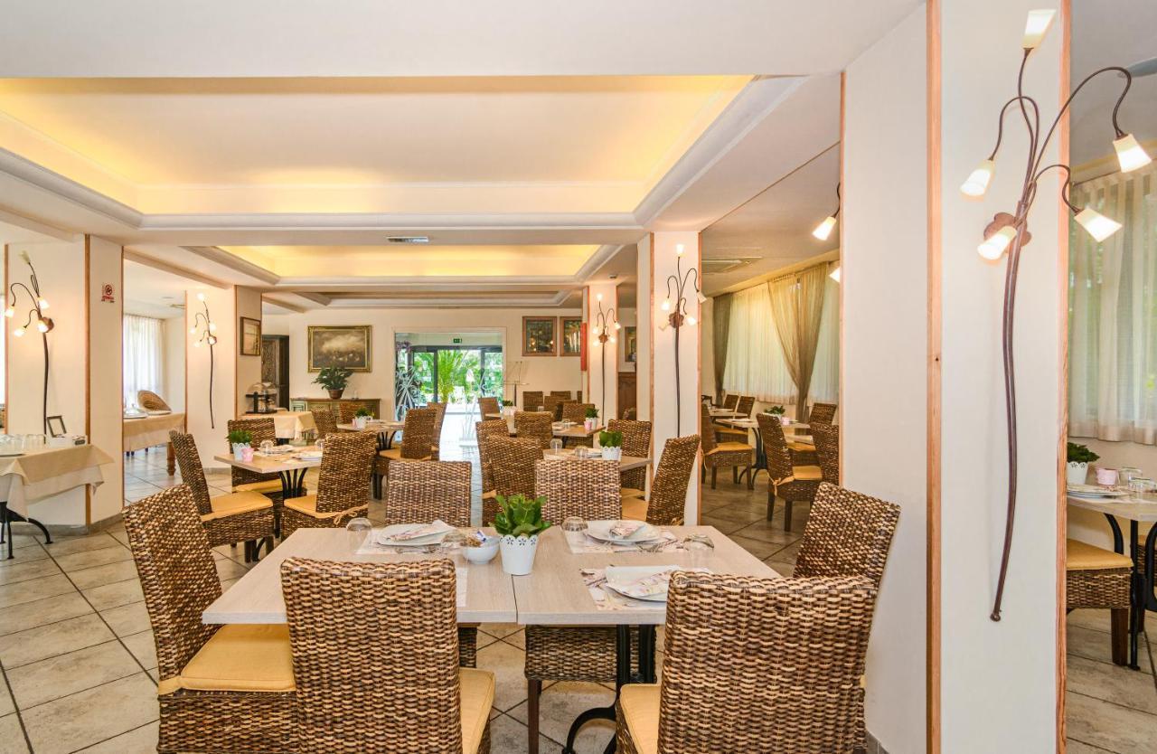 Hotel Nedy Marina di Massa Eksteriør bilde