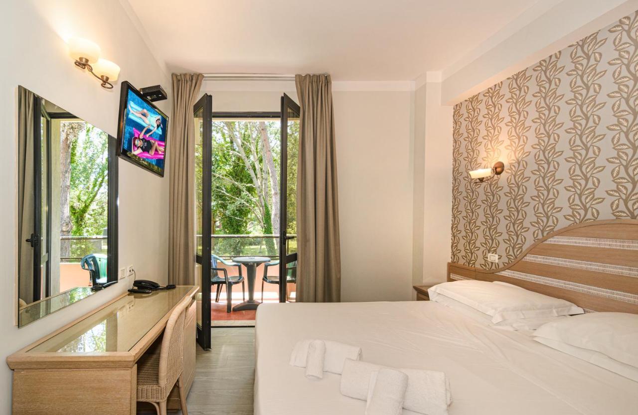 Hotel Nedy Marina di Massa Eksteriør bilde