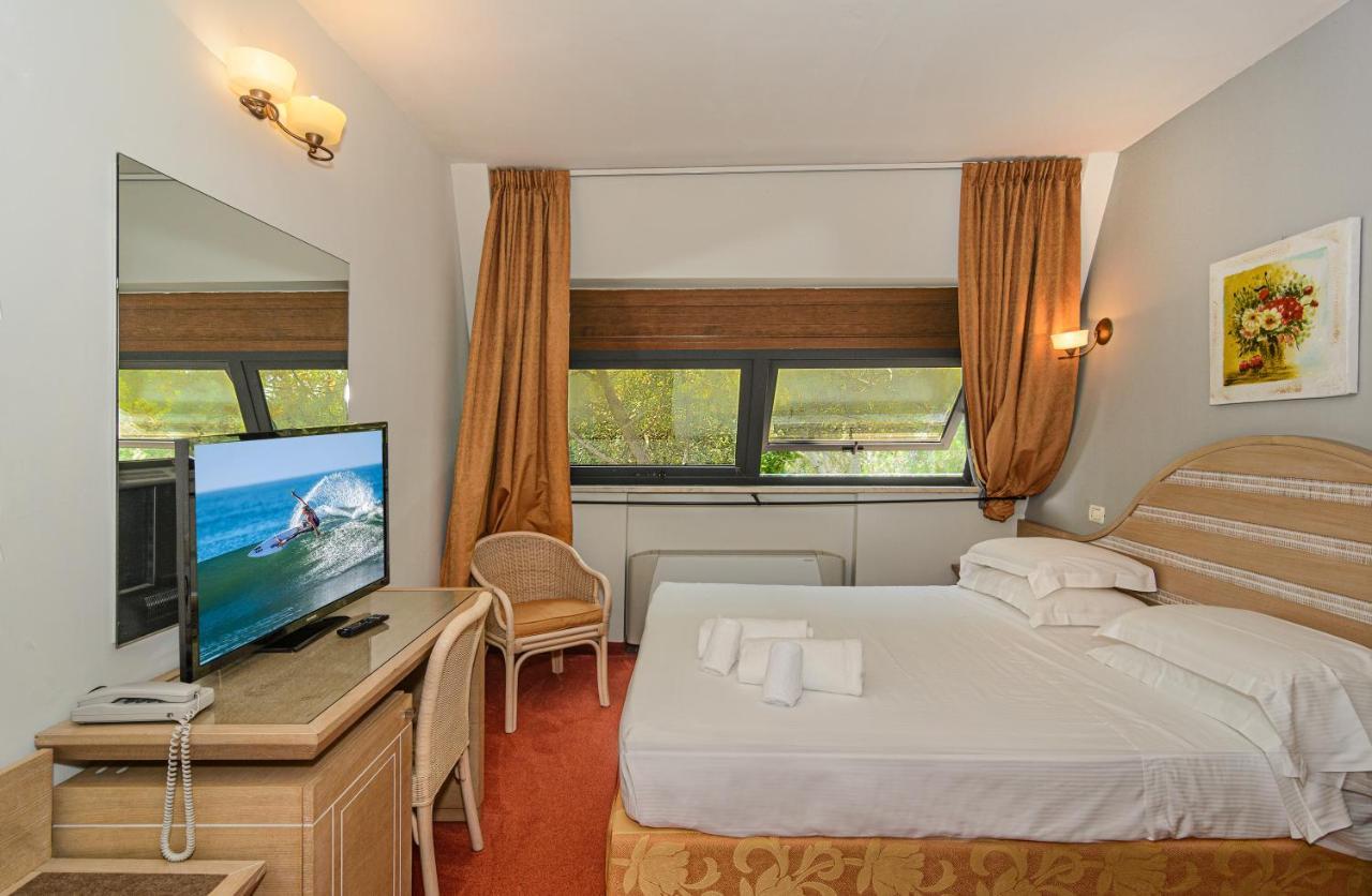 Hotel Nedy Marina di Massa Eksteriør bilde