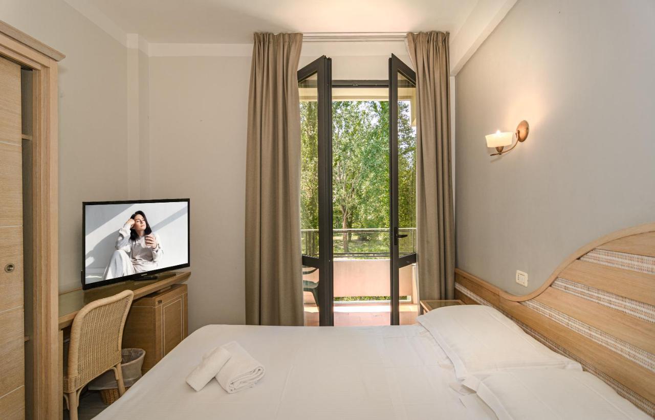 Hotel Nedy Marina di Massa Eksteriør bilde