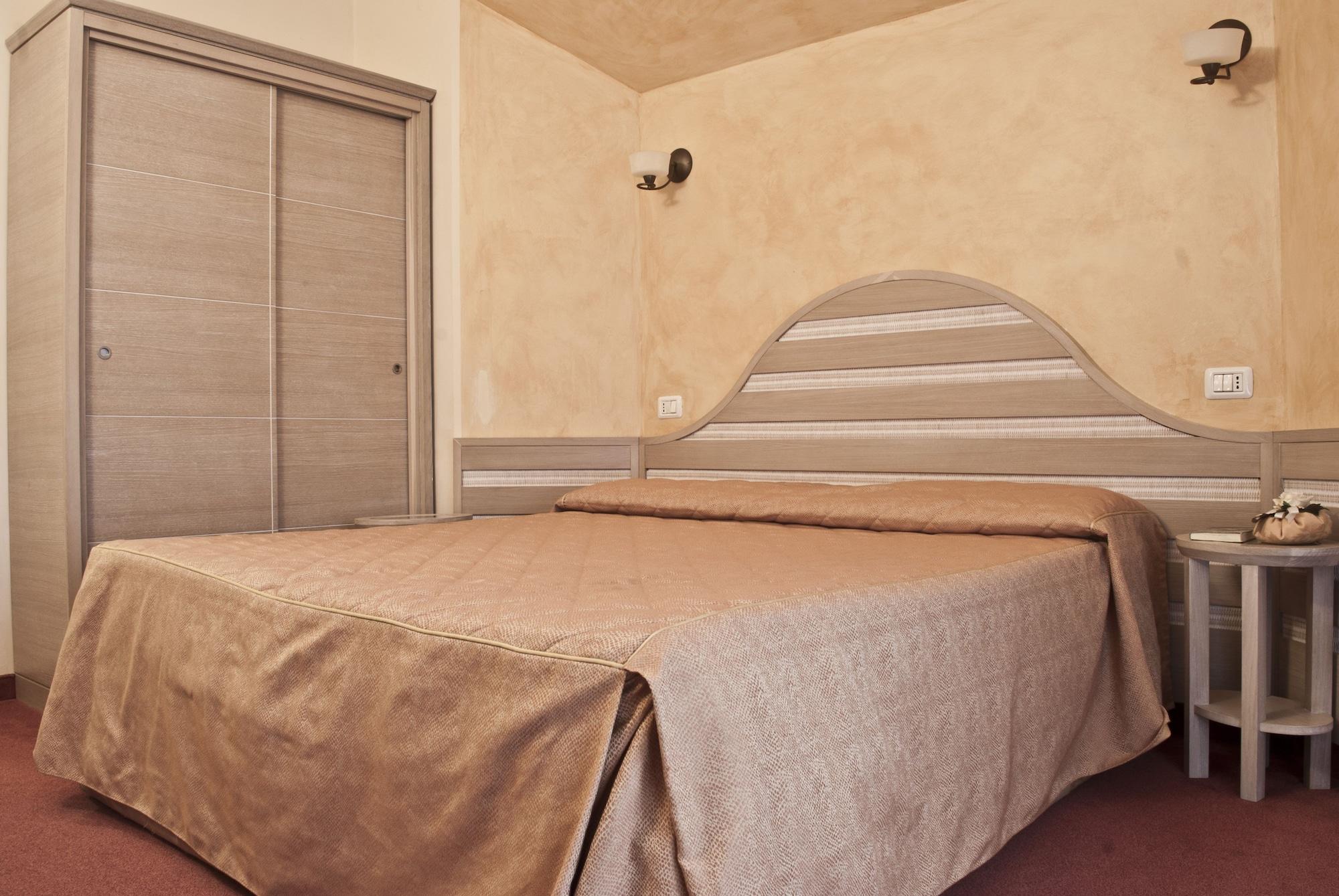 Hotel Nedy Marina di Massa Eksteriør bilde
